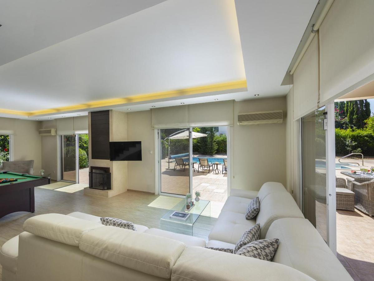Meneou Seaside Mansion 7 Villa Larnaca Exterior photo