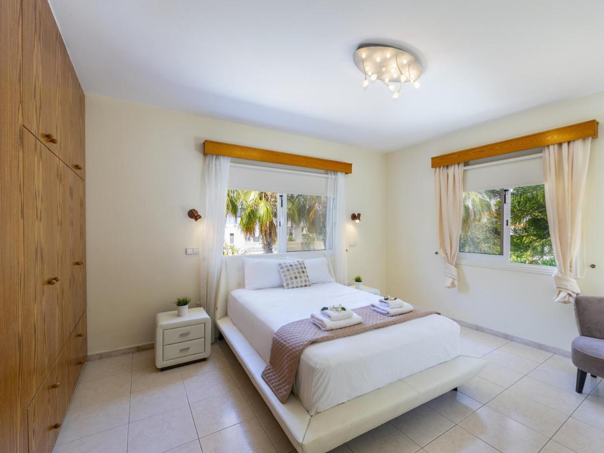 Meneou Seaside Mansion 7 Villa Larnaca Exterior photo